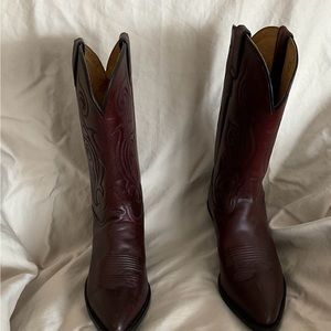 Beautiful Tony Lama Burgundy/Brown Embroidered Western Boots Size 8.5